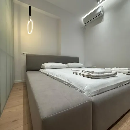 Central Apartment Апартаменты Тирана
